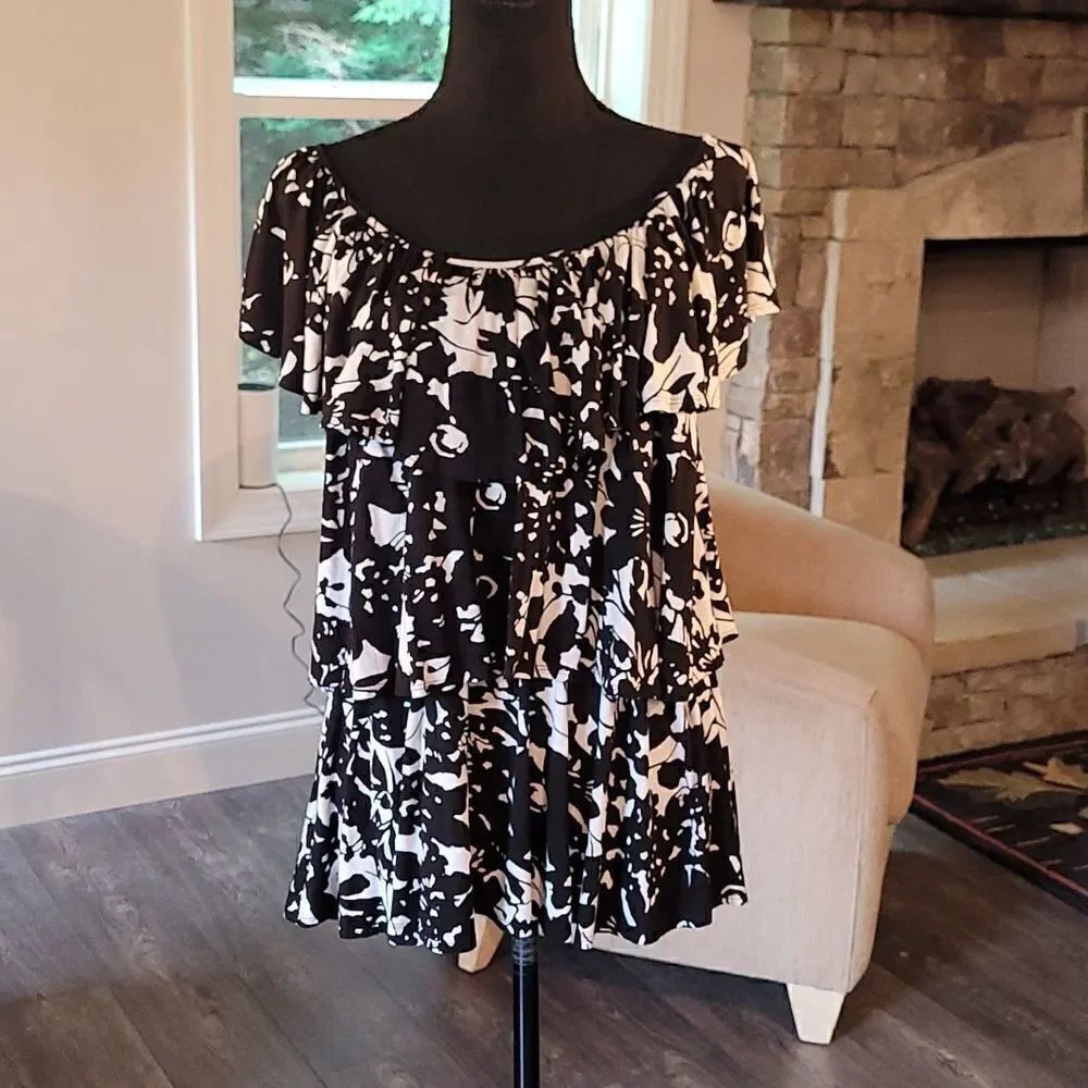 Madison Black and White Flowy Top